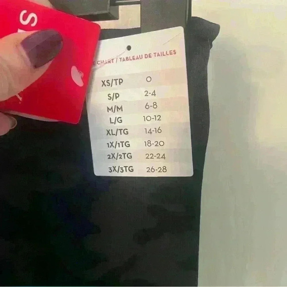 Spanx EcoCare Seamless Leggings Large Black Camo Stretch Activewear Gym Workout - Picture 3 of 8